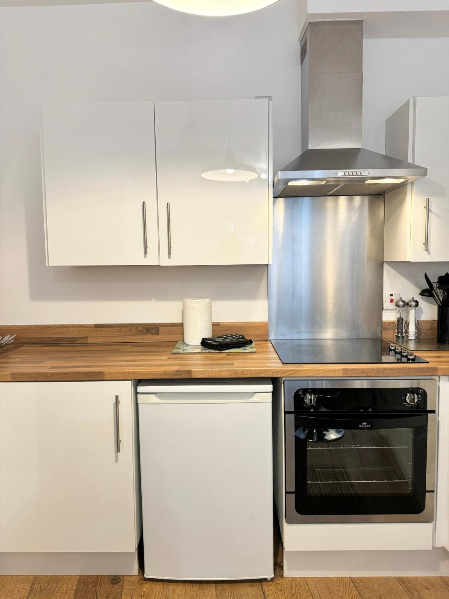 Nordic Suites Ulverston Eksteriør bilde