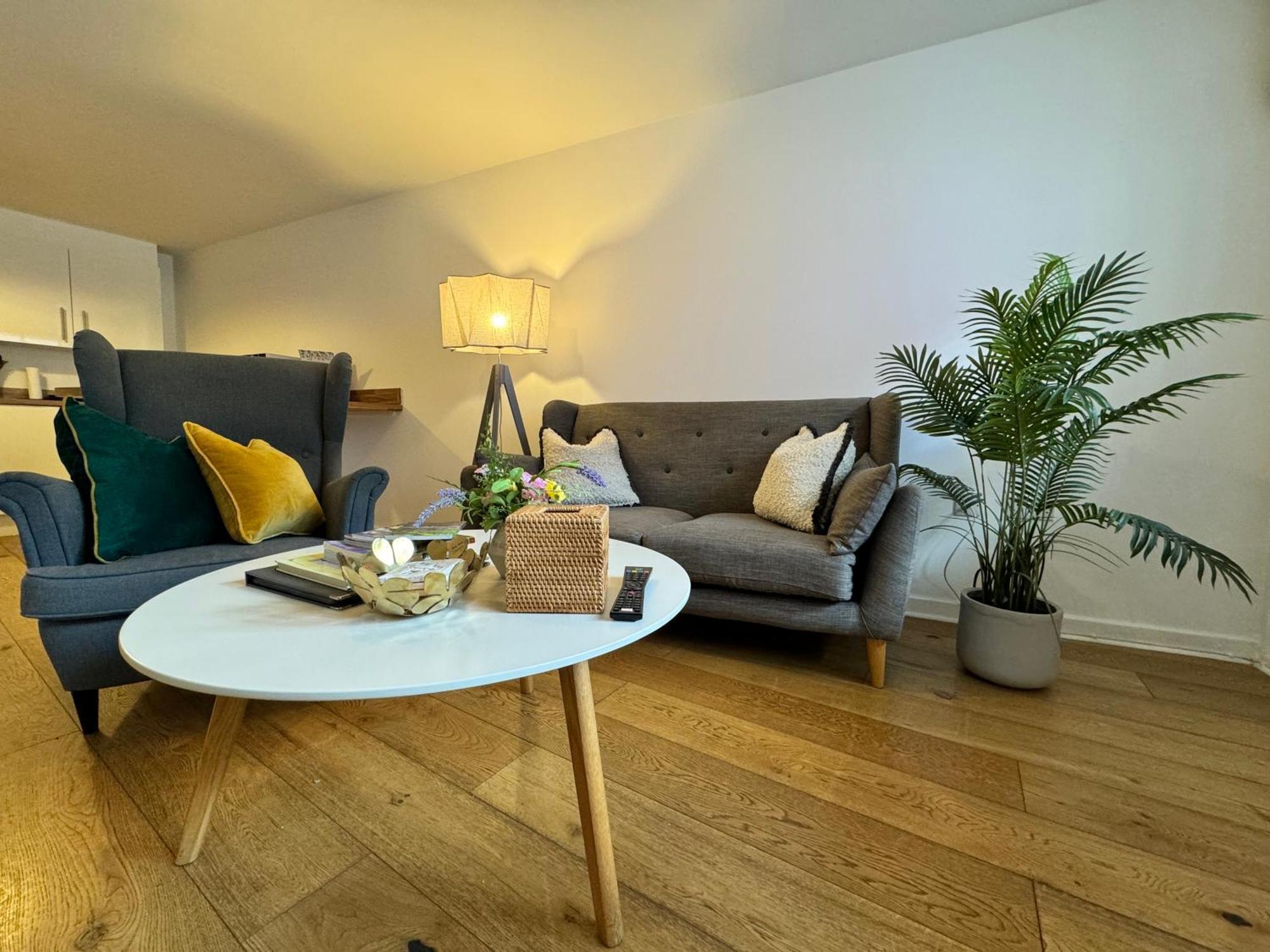 Nordic Suites Ulverston Eksteriør bilde