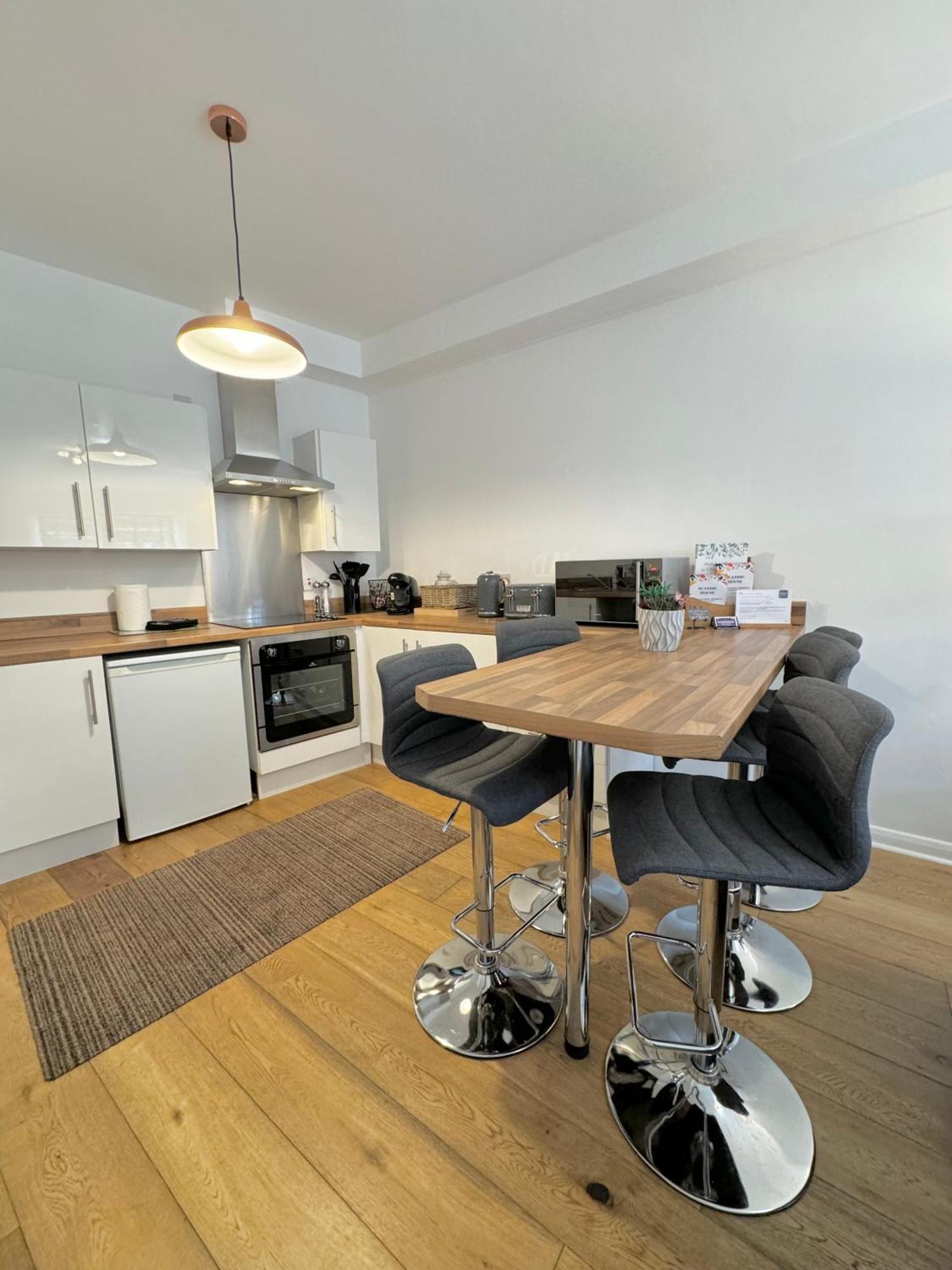 Nordic Suites Ulverston Eksteriør bilde